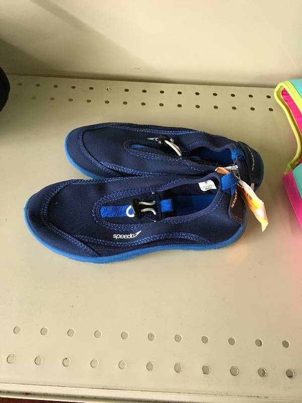 lot 335 image: Speedo Water Shoes
