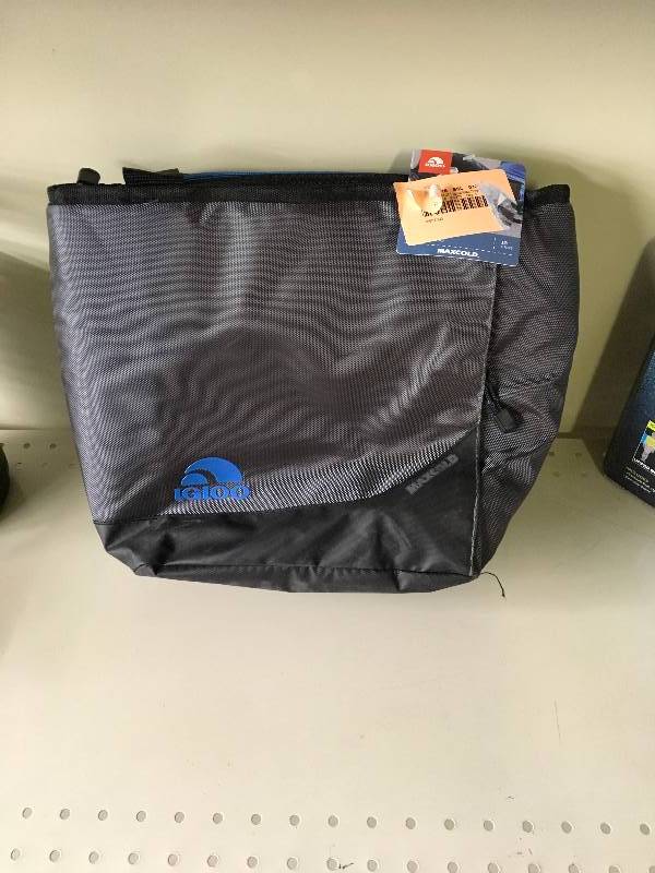 lot 347 image: Igloo 12 Can Cooler