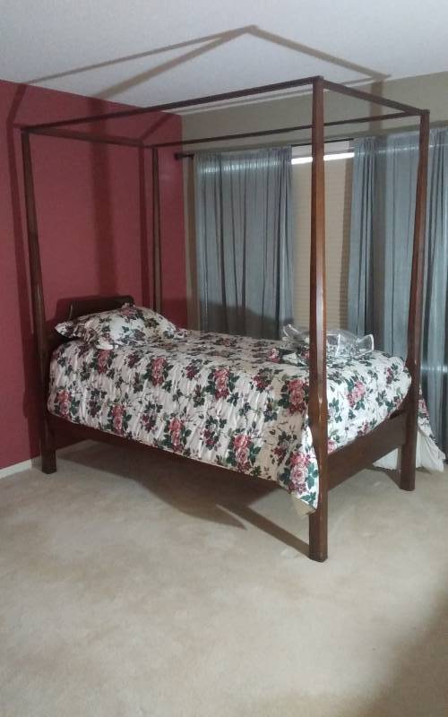 lot 10 image: 2-Habersham Plantation Twin Size Canopy Beds (44x80x84) Includes All Bedding