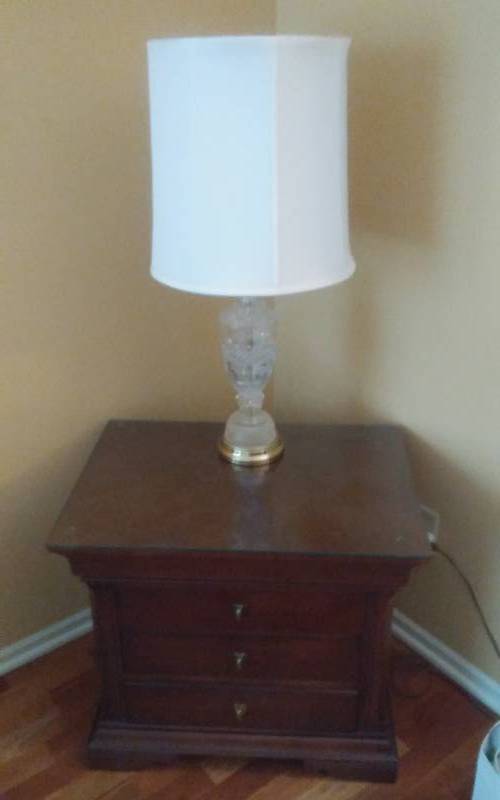 lot 43 image: Thomasville Impressions Glass Top Cabinet With 3-Drawers (28x20x24), Crystal Lamp With Shade