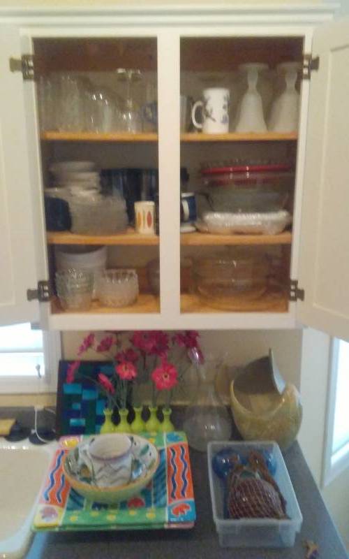 lot 50 image: Contents Of Cupboard & Counter Pyrex, Glassware, Pottery, Serving Dishes