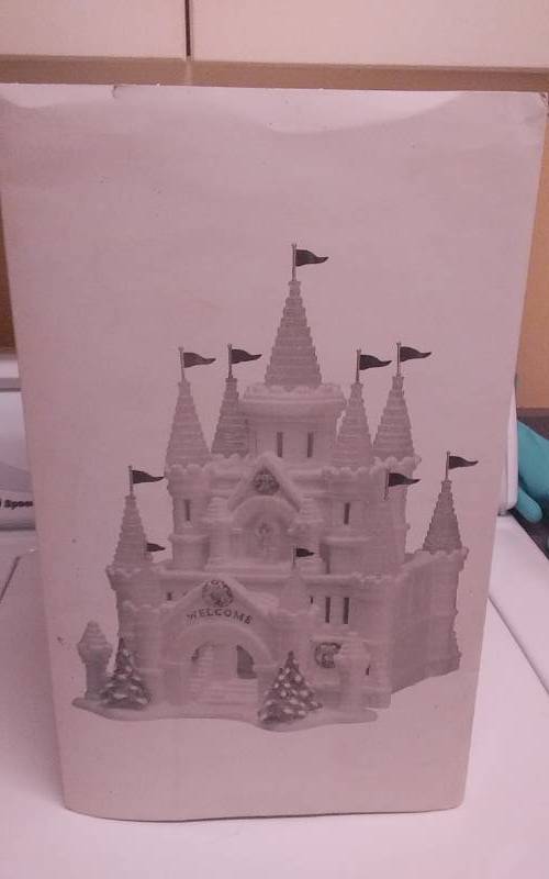 lot 54 image: Dept 56 Snow Carnival Ice Palace #54850