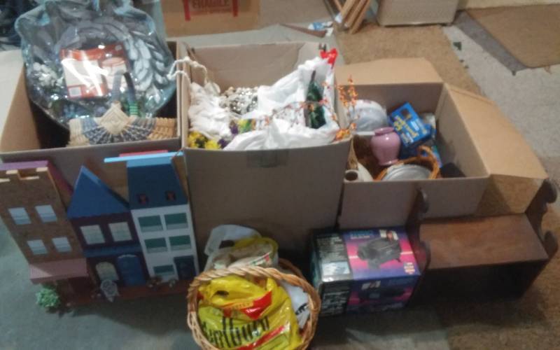 lot 58 image: 3-Boxes Of Household Decor