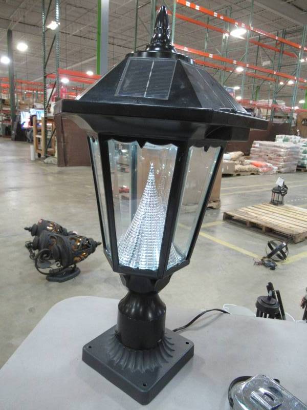 lot 225 image: Gama Sonic Windsor 20-in H Black Solar LED Post Light GS-99F-L