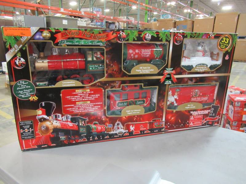 EZTEC North Pole Express Christmas Train Set Battery Operated 11' Track 29pc for sale online 