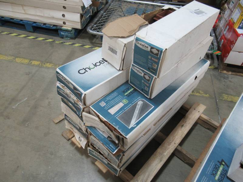 lot 79 image: Pallet of 11 Cases of ChoiceDek (Common 2-in x 2-in x 30-in Actual 1.24-in 1.47-in x 30.96-in) Coastal Red Composite Deck Baluster 1000307