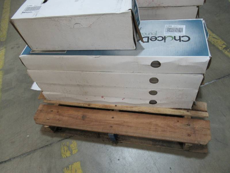 lot 81 image: Pallet of 4 Cases of ChoiceDek (Common 2-in x 2-in x 30-in Actual 1.24-in 1.47-in x 30.96-in) Beach House Gray Composite Deck Baluster 1000306