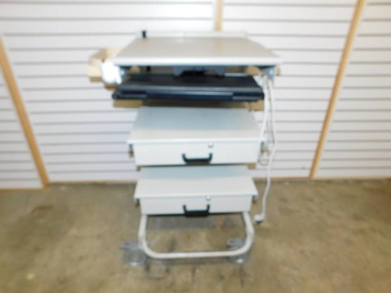 lot 21 image: Computer Cart With Keyboard Drawer