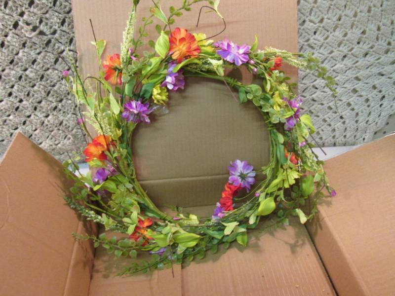 20 Floral Wreath Decor OrangeYell...