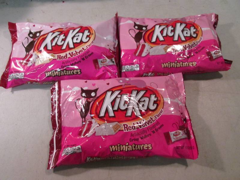 3 Bags of Kit Kat Red Velvet Miniat...