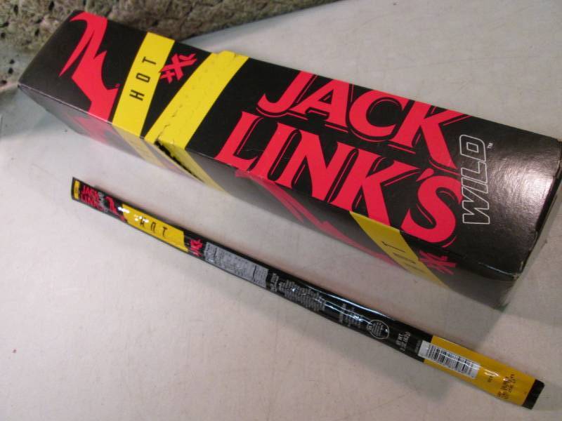 Box of 24 Jack Links Wild Hot 16 M...