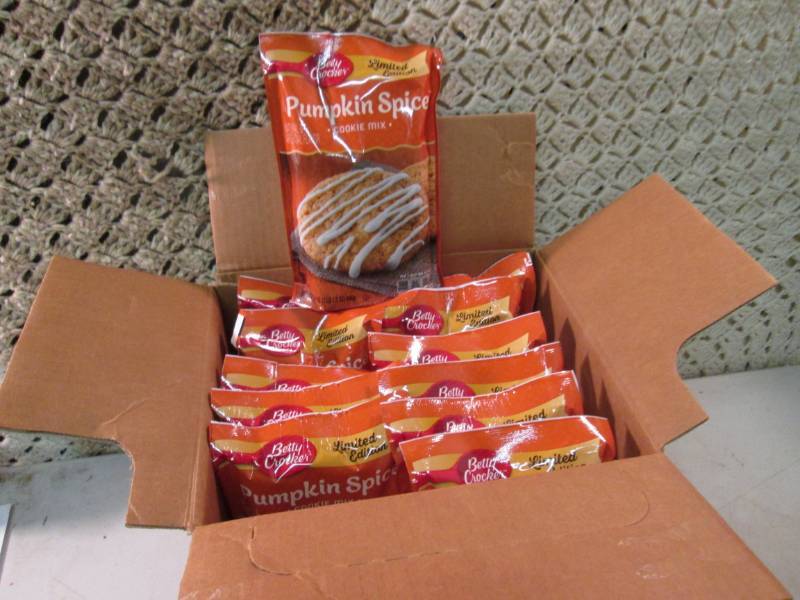 Case of 12 Bags of Betty Crocker Pu...