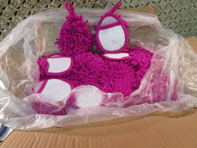 Case of 200 Pink Frizzy Finger Dust...