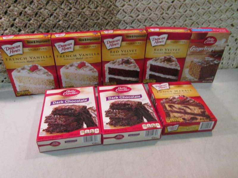 Mix Lot of Cake and Brownie Mixes B...