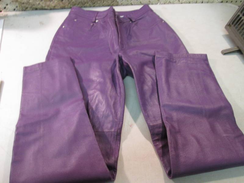 Pair of New Port News Easy Style Le...