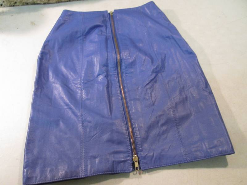 Avon Fashions Leather Skirt Size 3...