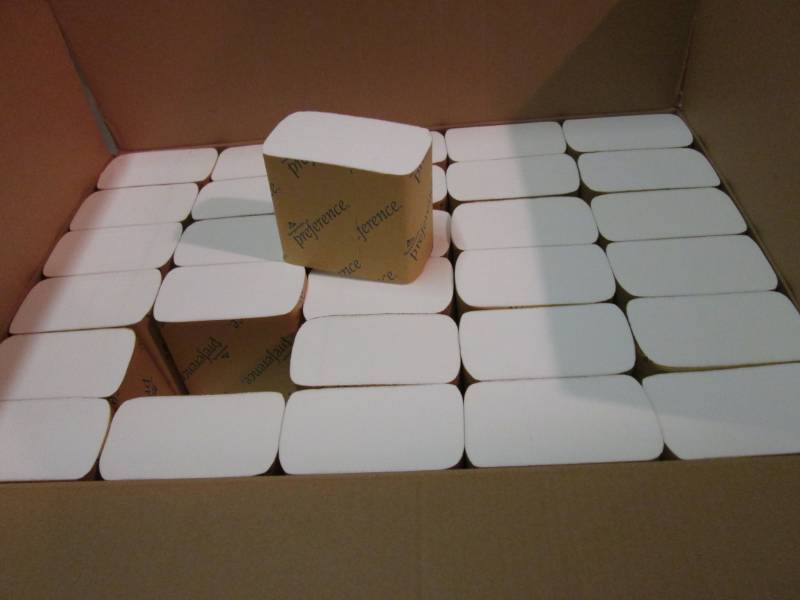 Case of 2-Ply White Interfolded Bat...