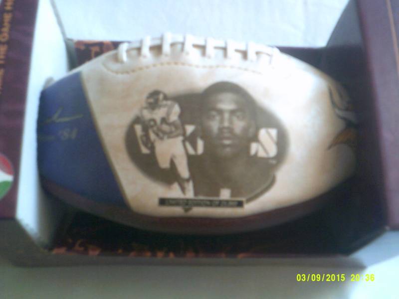 LIMITED ADDITION RANDY MOSS FOOT BALL