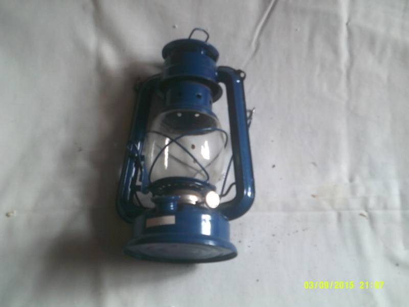 COLLECTIBLE OIL LAMP