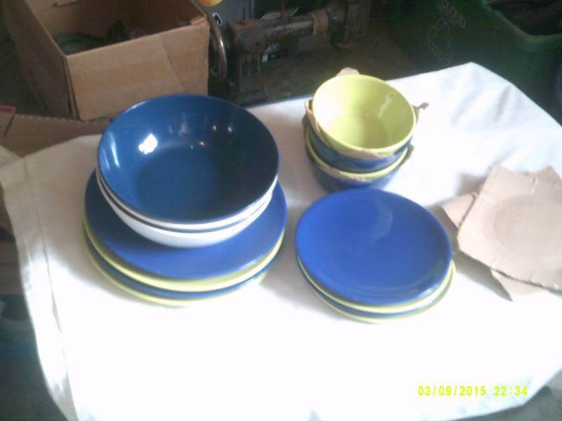16 PC BOWLS AND PLATES