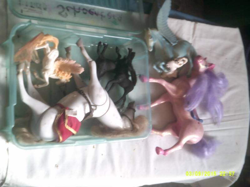 COLLECTIBLE HORSES