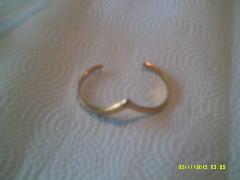 GOLD AND DIAMOND NECKLACE