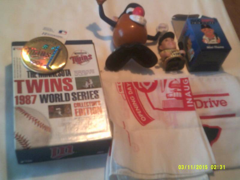 COLLECTORS 1987 WORLD SERIES DVDS AND MISC