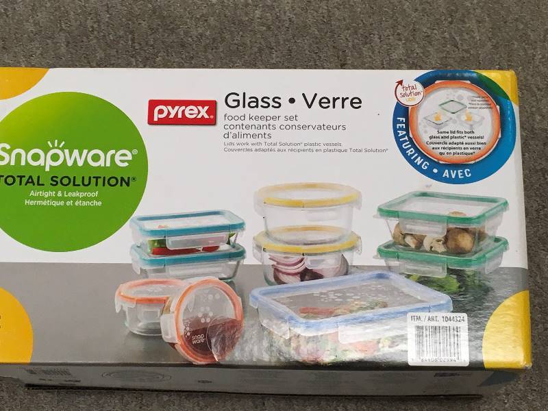 lot 5 image: Pyrex 18-pc. Storage Set with Color Lids not used