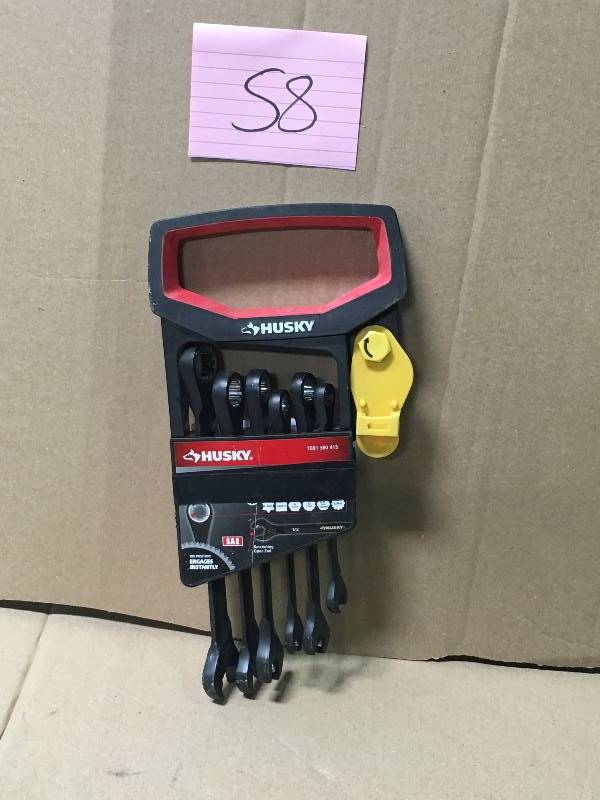 lot 58 image: Husky 100-Position Double Ratcheting Wrench Set SAE (6-Piece) not used