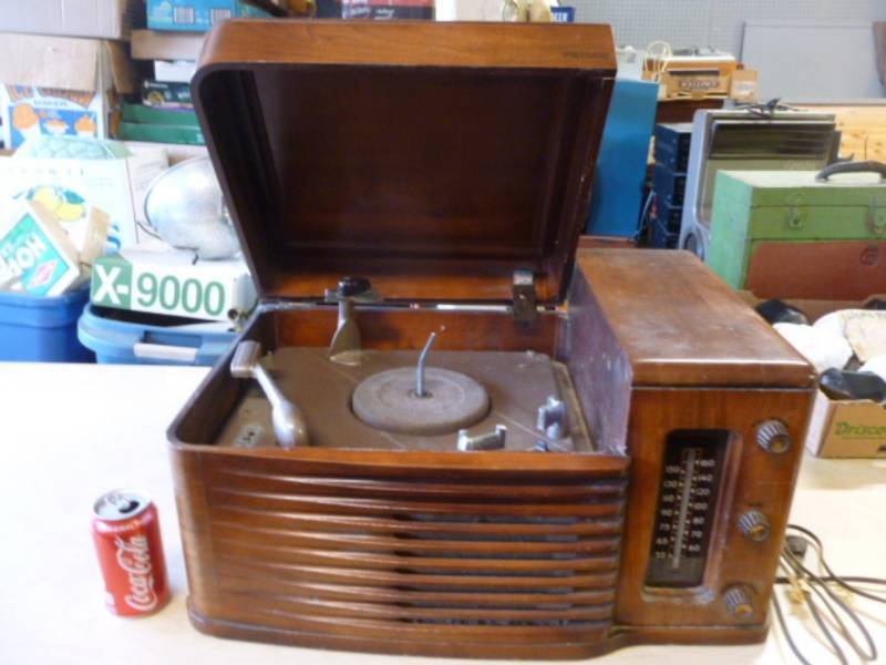 Vintage Philco Radio