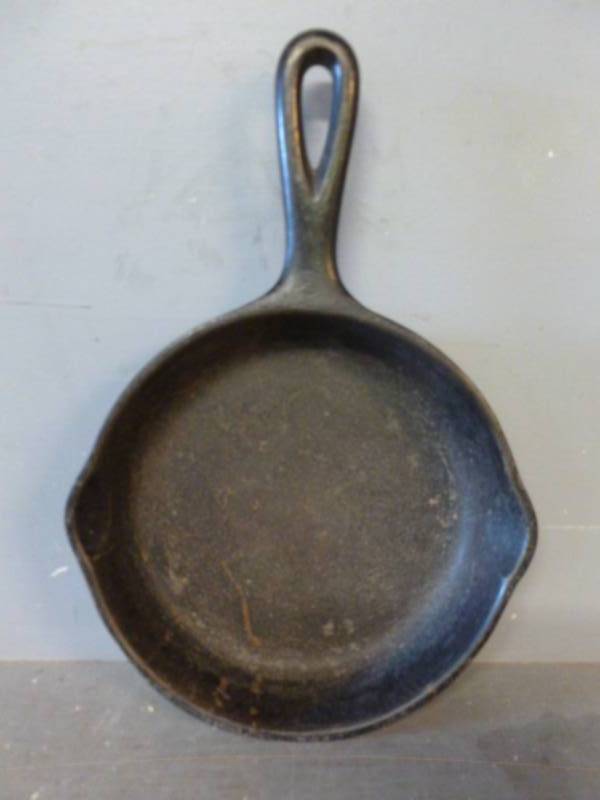 Vintage Wagner Cast Iron Pan