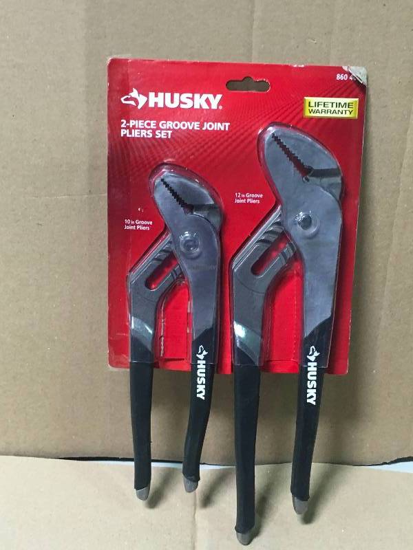 lot 34 image: Husky Groove Joint Pliers Set