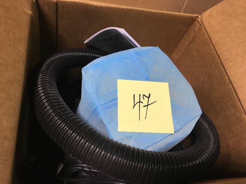 lot 47 image: Bucket HEAD Wet Dry VAC Portable Pro Industrial Vacuum Cleaner 5-gal USED in good working condition