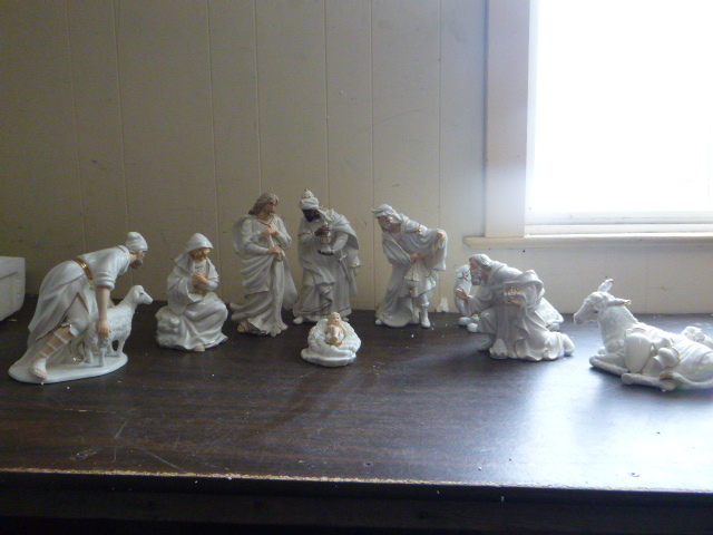 OWell Nativity Set