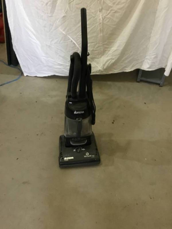lot 19 image: Eureka vacuum  whirl wind lite  with extra filter