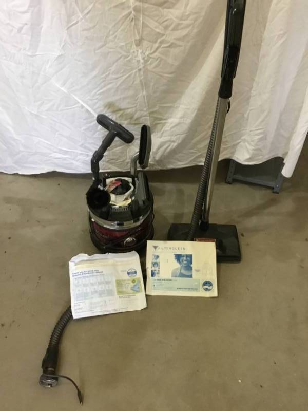 lot 20 image: 3rd gen Majestic Filter Queen with extra filters  5 accessories