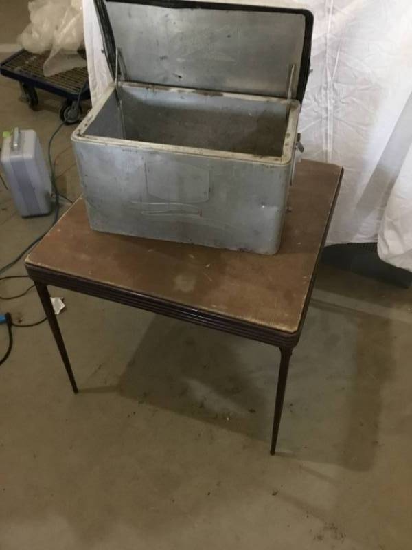 lot 43 image: Antique Schmidt Beer aluminum Cooler with Card Table