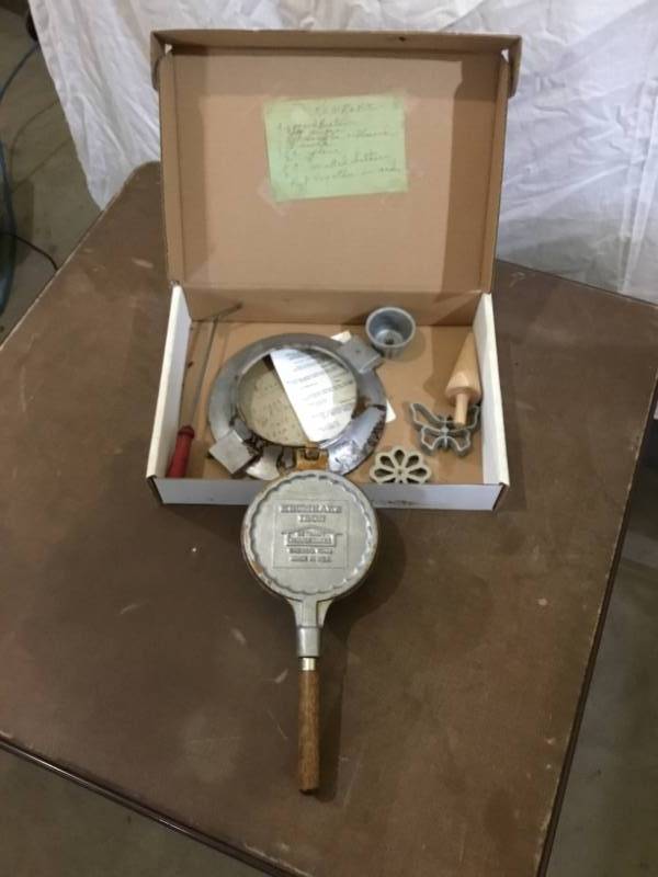 lot 44 image: Krumkake cake iron  antique with original box