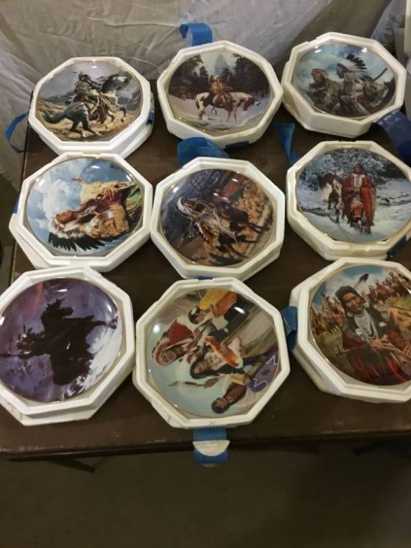 lot 57 image: 29 native American decorative plates. Hamilton Brand
