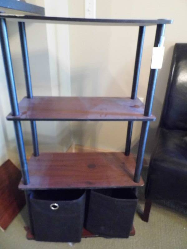 Shelf w Baskets