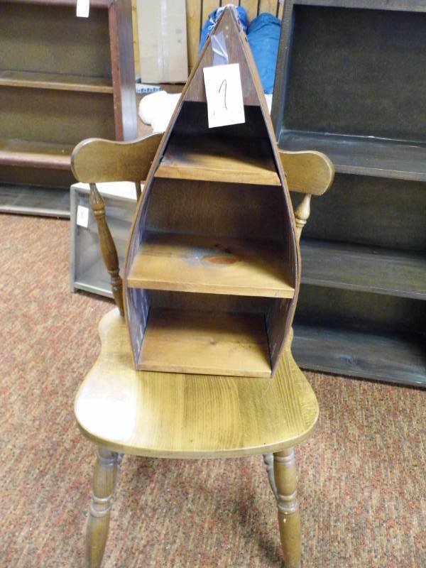 lot 7 image: Chair - Dcor - Boat Shelf