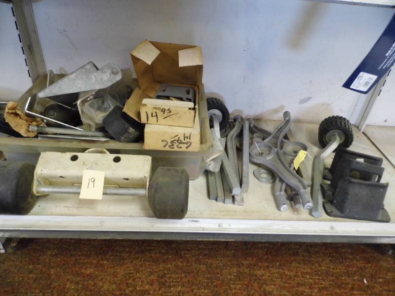 lot 19 image: Trailer Rollers  Brackets
