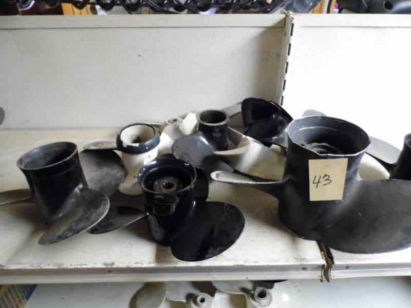 lot 43 image: Propellors - OMC