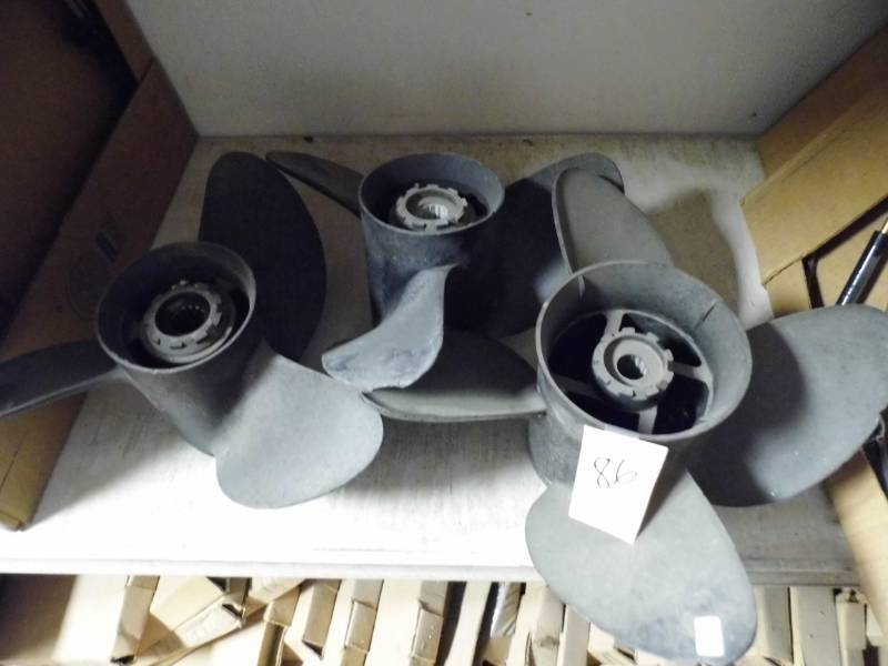 lot 86 image: Assorted Propellors