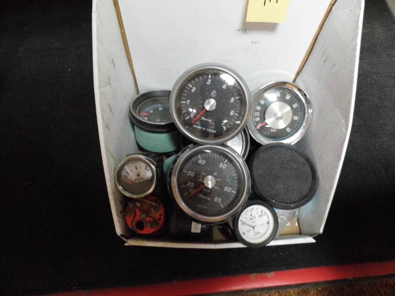 lot 114 image: Assorted Gauges