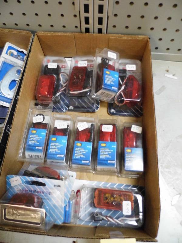 lot 191 image: Waterproof Clearance Lights
