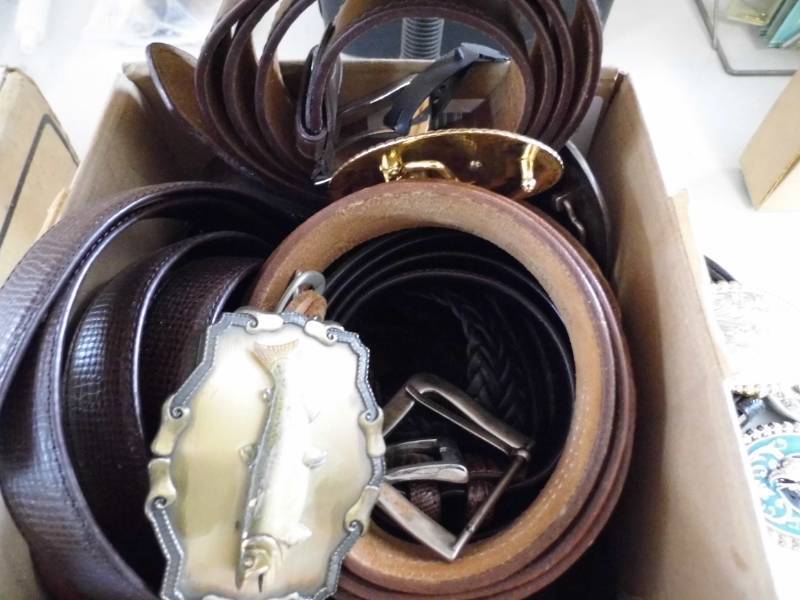 lot 212 image: Belts - Buckles - Lamp