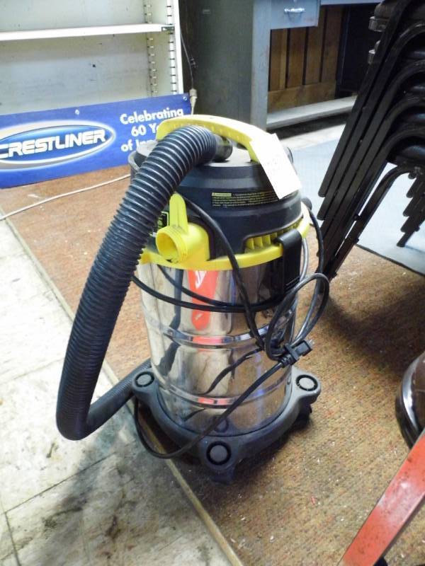 lot 237 image: Stanley 4.5 hp Vac