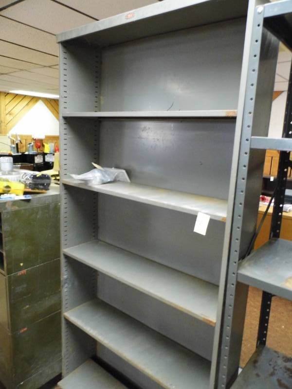 lot 257 image: Metal Shelf