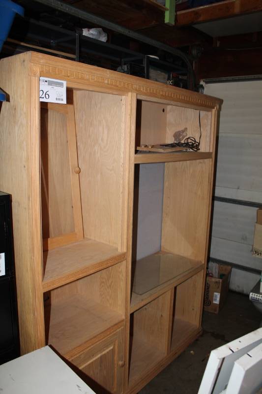lot 26 image: Entertainment Center